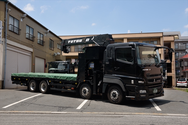 4.9t吊クレーン付10tエアサス車